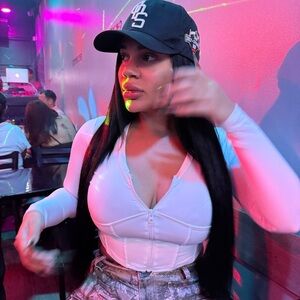 Meet your Posher, Yari